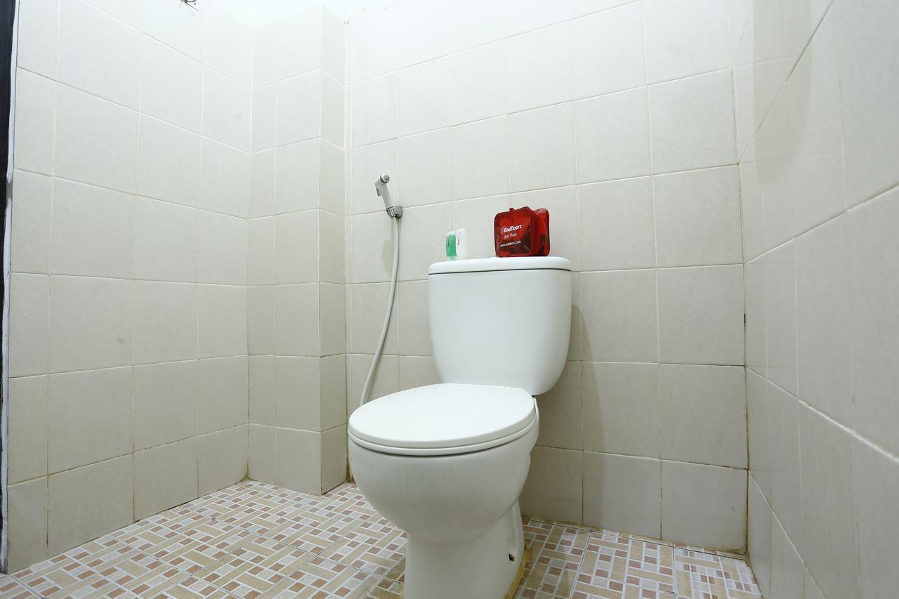 Guest house Reddoorz Near Adisucipto Airport 3