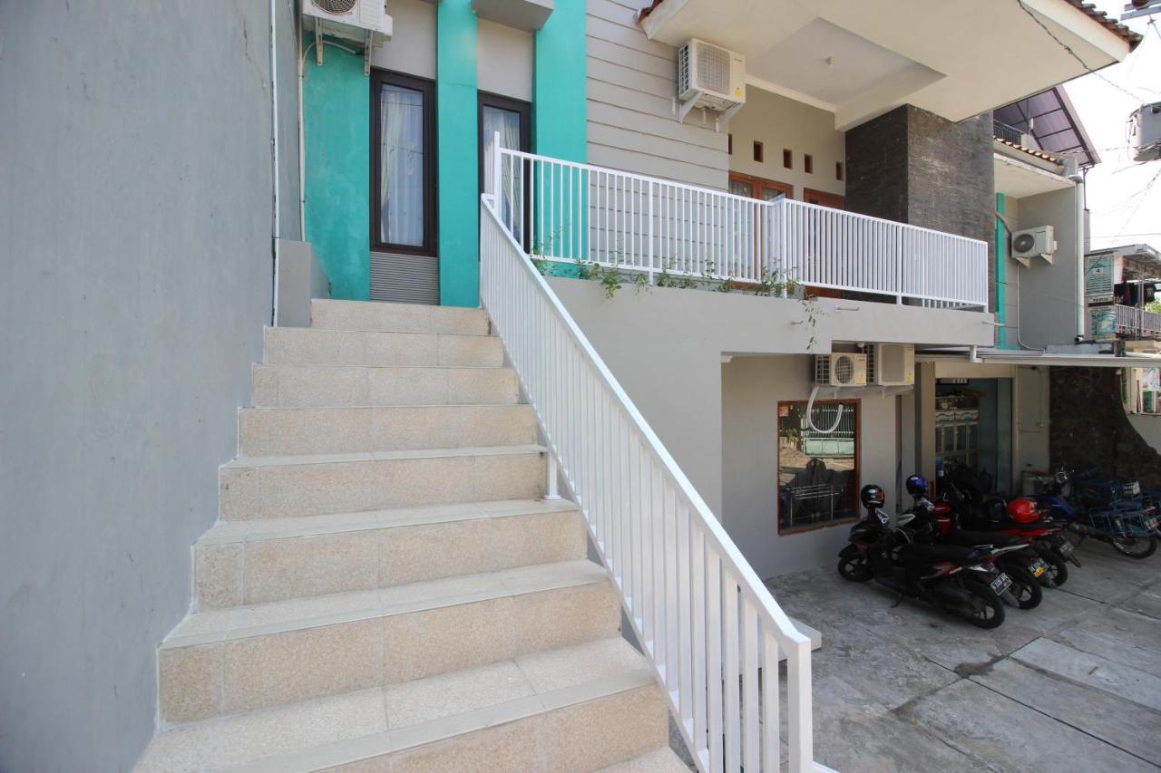 Reddoorz Near Adisucipto Airport 3 Guest house 2*